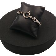 Hand-made bracelet with boltring clasp