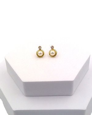 Cubic zirconia and pearl earrings