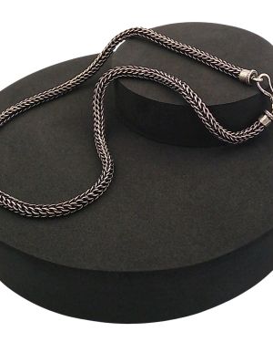 Hand-made knitted link chain