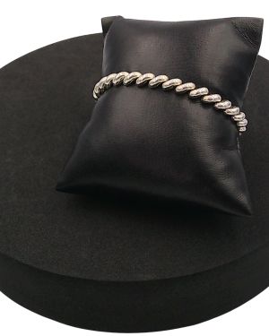 Fancy rivet bracelet